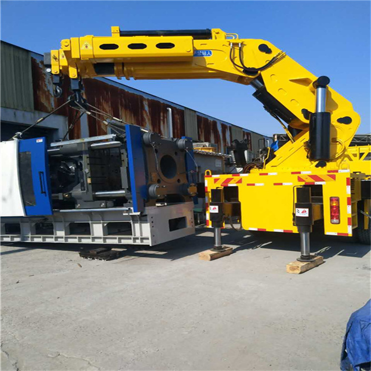 西平 大吨位折臂吊出租费用解析：一小时租赁多少钱