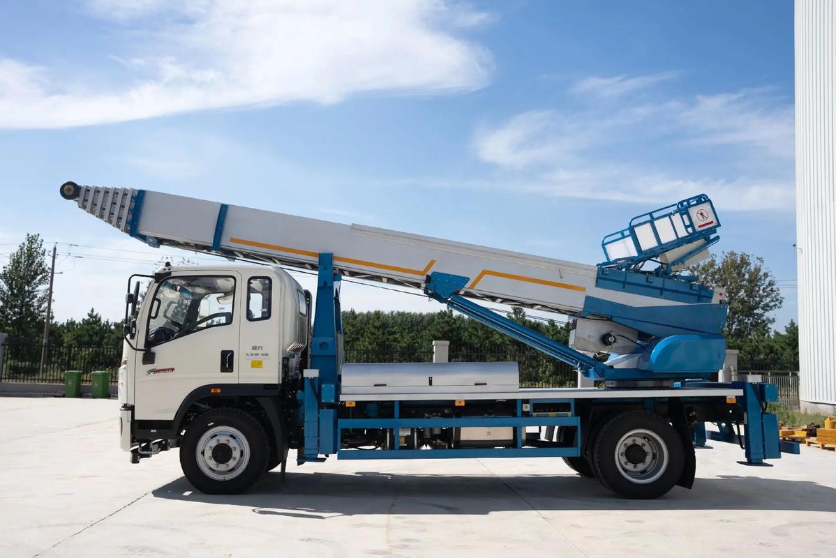 西平云梯上料车租赁费用